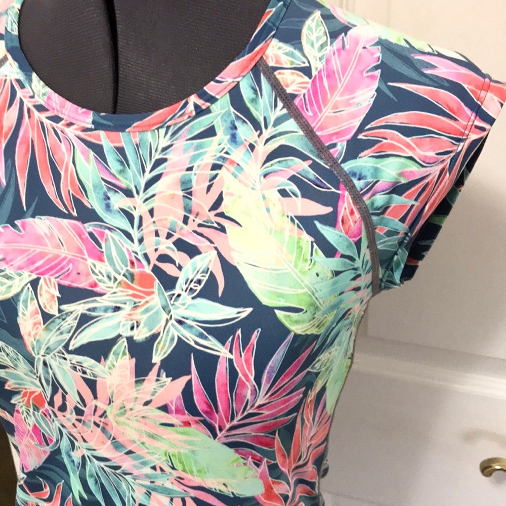 Athleta Tidal Wave Rash Guard - Picture 9 of 16